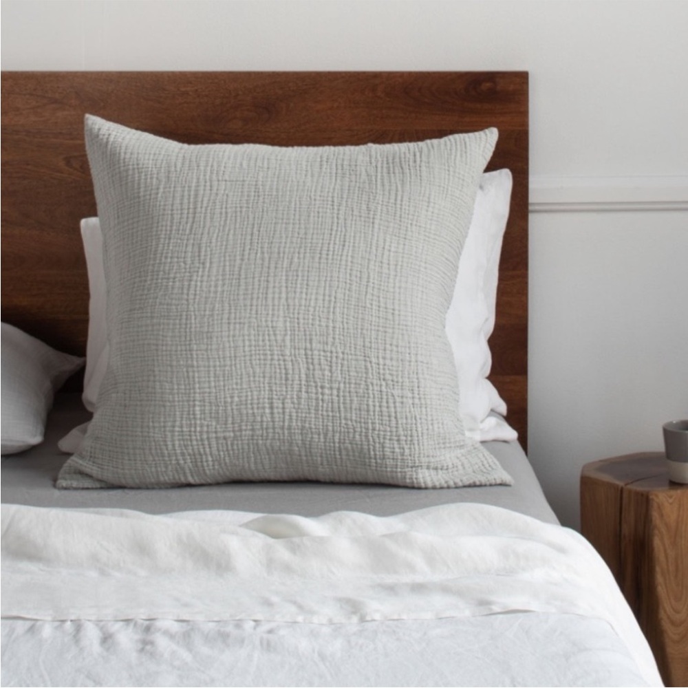 PARACHUTE Organic Cloud Cotton Euro Sham white